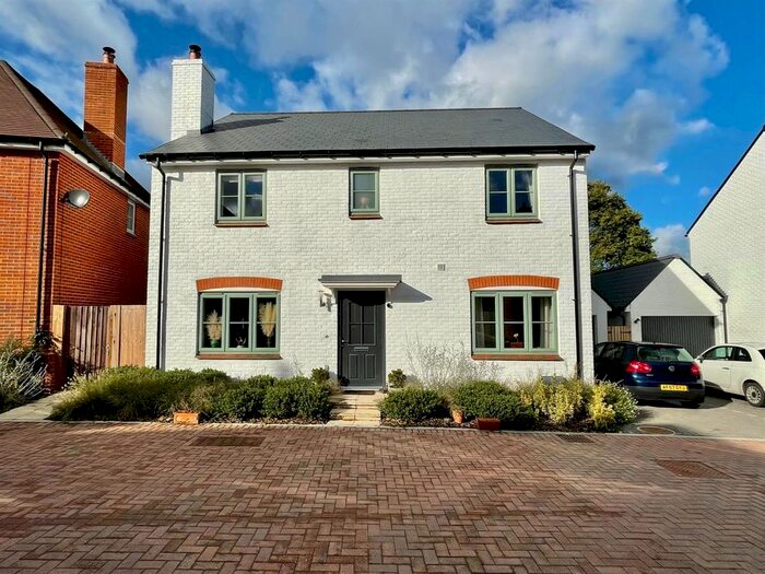 4 Bedroom Detached House To Rent In Wanborough Way, Ash Green, Aldershot, GU12