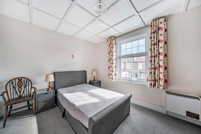 2 Bedroom Cottage For Sale In Wood Street, Mitcham, CR4
