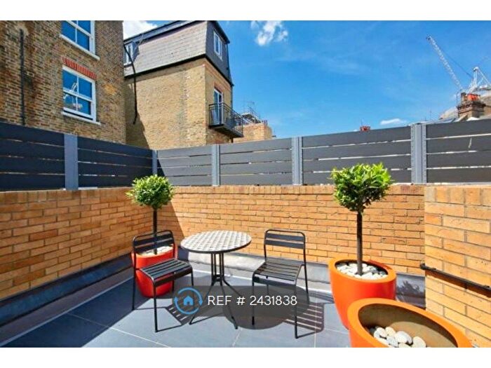 2 Bedroom End Of Terrace House To Rent In Aliwal Road, London, SW11