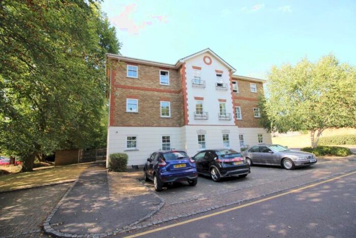 2 Bedroom Flat To Rent In Townside Place, Camberley, Surrey, GU15