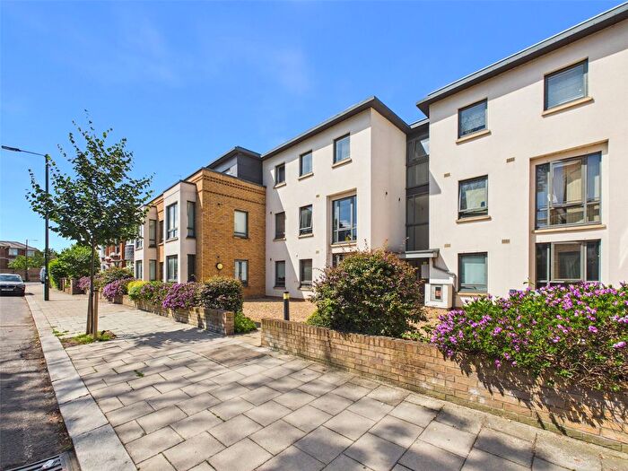 1 Bedroom Flat To Rent In St Margarets Road, St Margarets, TW1