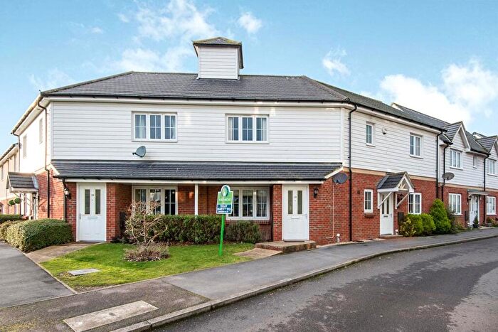 2 Bedroom Flat To Rent In Bedford Drive, Fareham, Hampshire, PO14