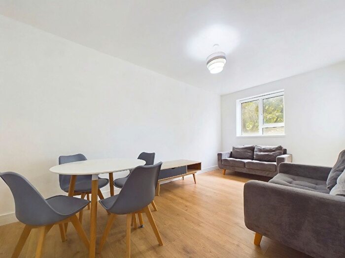 4 Bedroom Flat To Rent In Osnaburgh Street, Robert Street, Ucl, Lse, Regents Park, Regents Park, Camden, Euston, London, NW1
