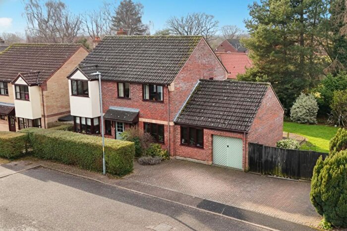 4 Bedroom Detached House For Sale In Spruce Crescent, Poringland, Norwich, NR14