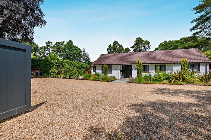 3 Bedroom Bungalow For Sale In Littleworth Road, The Sands, Farnham, Surrey, GU10