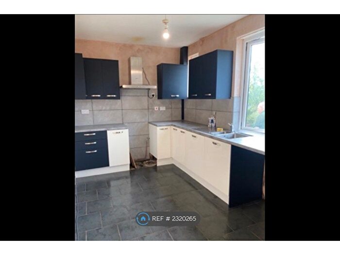 3 Bedroom Terraced House To Rent In Ruskin Avenue, Padiham, Burnley, BB12