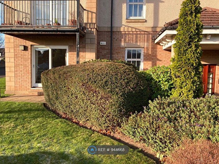 3 Bedroom Flat To Rent In Malbet Park, Edinburgh, EH16