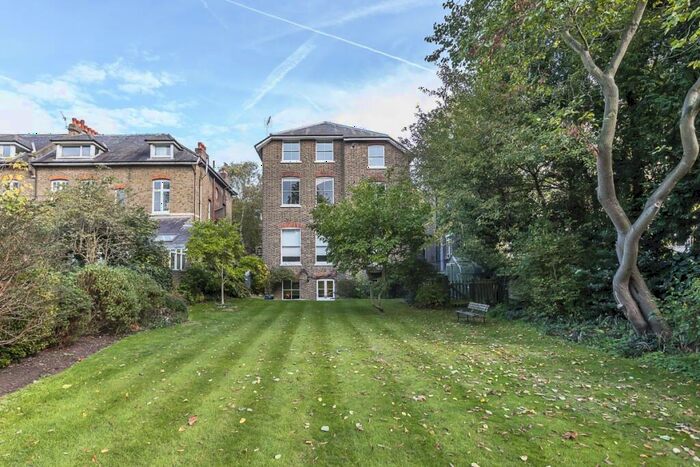 2 Bedroom Maisonette To Rent In Kidbrooke Grove, SE3