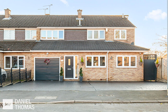 4 Bedroom Semi Detached House For Sale In Daniel Thomas | Tudor Way, Waltham Abbey, EN9