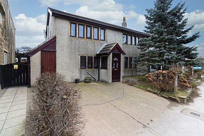 3 Bedroom Cottage For Sale In New Hey Road, Outlane, Huddersfield, HD3