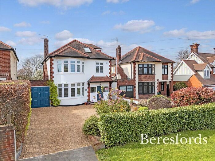 4 Bedroom Detached House For Sale In Chelmsford Road, Shenfield, CM15