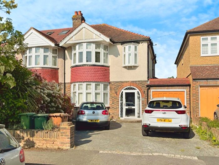 3 Bedroom Semi-Detached House To Rent In Beverley Road, Worcester Park, KT4