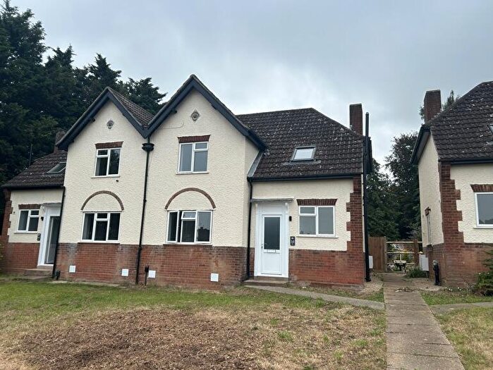 3 Bedroom Semi-Detached House To Rent In Hall Road, Aylesford, Kent, ME20