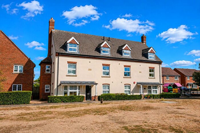 1 Bedroom Flat To Rent In Windsor Drive, Wallingford, OX10