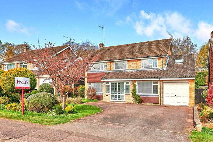 5 Bedroom Detached House To Rent In Ridgewood Drive, Harpenden, Hertfordshire, AL5