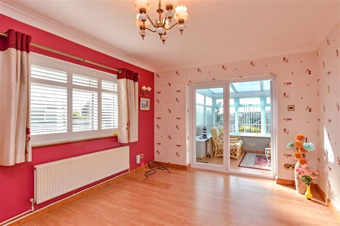 4 Bedroom Chalet For Sale In Downs Valley Road, Woodingdean, Brighton, East Sussex, BN2