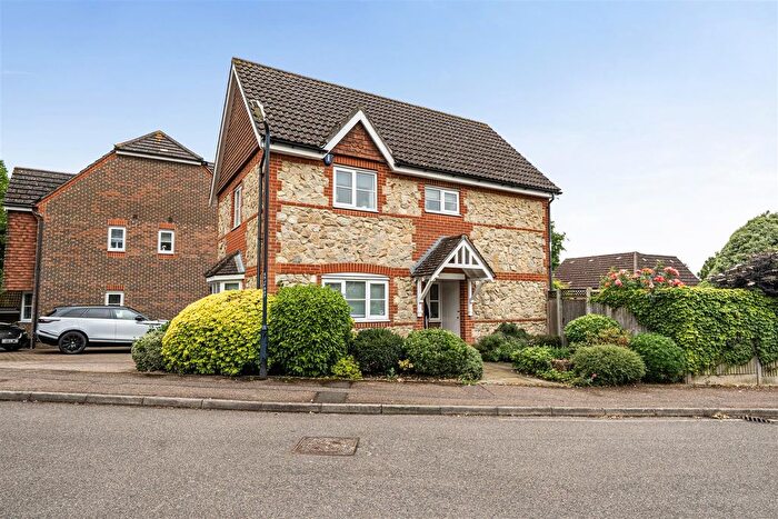3 Bedroom Semi Detached House For Sale In St. Francis Close, Penenden Heath, Maidstone, ME14