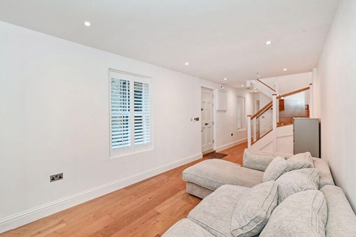 3 Bedroom Terraced House To Rent In Moscow Road, London, W2