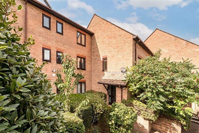 4 Bedroom Property For Sale In Carrara Wharf, Bishops Park, SW6