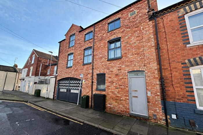 2 Bedroom Apartment For Sale In Cloutsham Street, The Mounts, Northampton, NN1