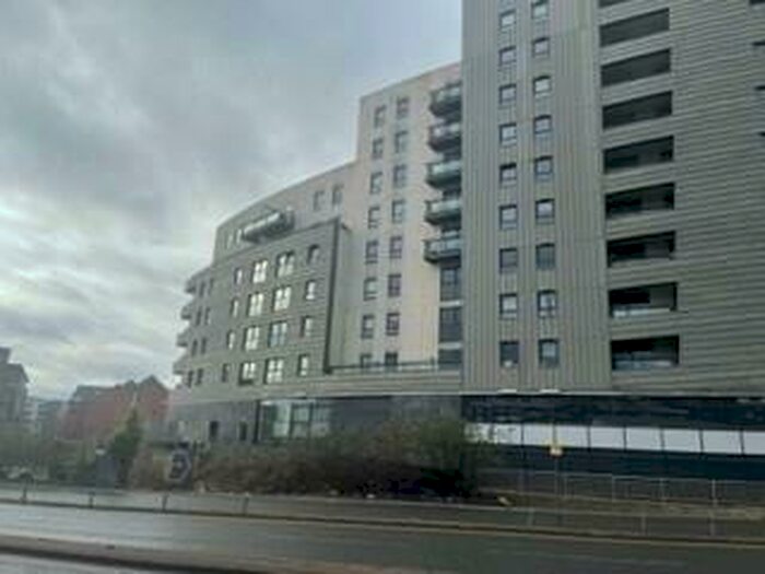 2 Bedroom Apartment To Rent In Gateway South, Leeds City Centre, LS9