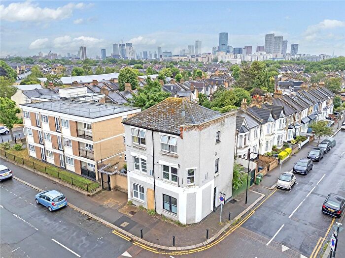 2 Bedroom Flat For Sale In Langthorne Road, London, E11