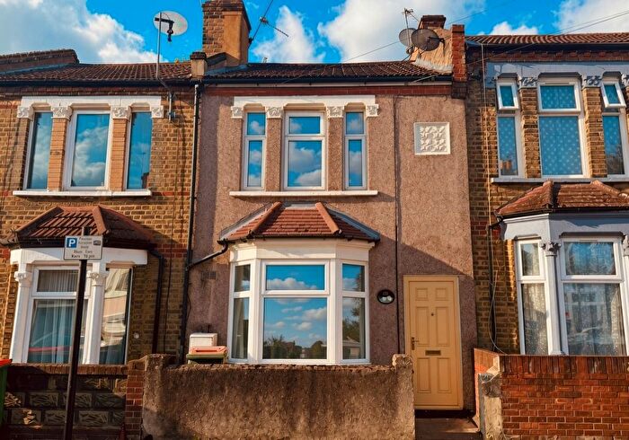 2 Bedroom Terraced House For Sale In Khartoum Road, Plaistow, London, E13