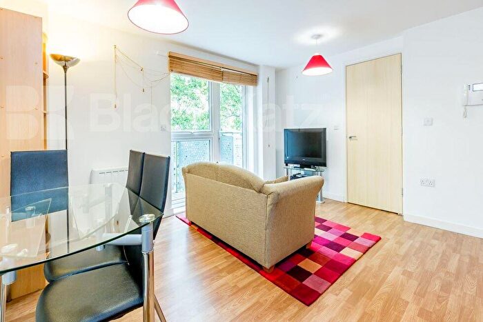 1 Bedroom Flat To Rent In Oakleigh Court Murray Grove, Hoxton / Shoreditch / Old Street, N1