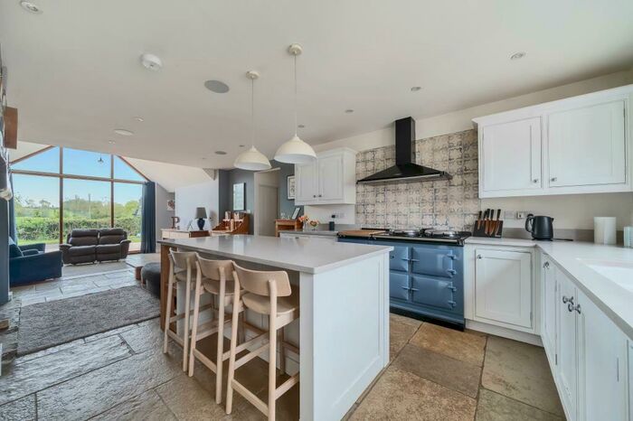 4 Bedroom Detached House For Sale In Barford St Michael, Oxfordshire, OX15