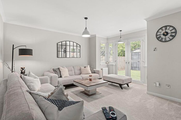 4 Bedroom Detached House For Sale In Burns Avenue, The Inches, Larbert, FK5