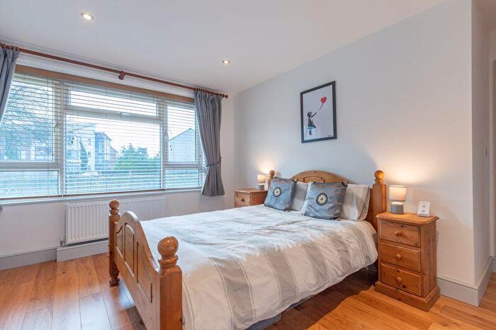 1 Bedroom Flat To Rent In Corunna Crescent, Oxford, OX4