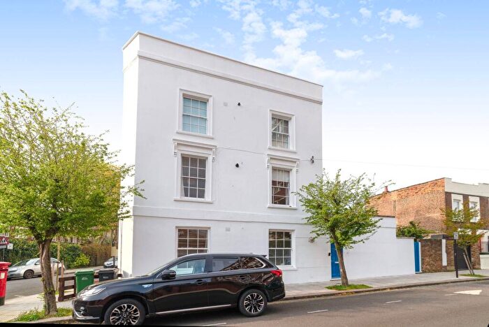 3 Bedroom Flat To Rent In Hartland Road, Camden Town, London, NW1