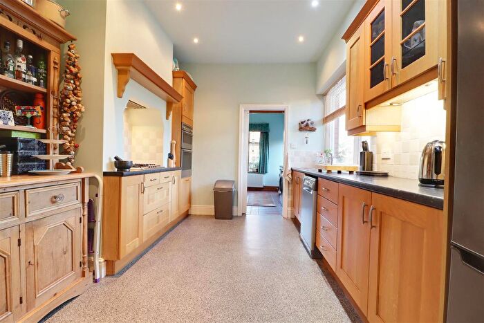 3 Bedroom End Of Terrace House For Sale In Westbourne Avenue, Princes Avenue, Hull, HU5