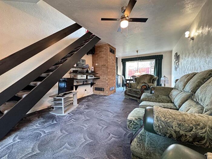 3 Bedroom Terraced House For Sale In Sandringham Close, Stanford-le-Hope, SS17