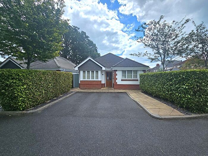 2 Bedroom Bungalow For Sale In Shottsford Road, Oakdale, Poole, BH15