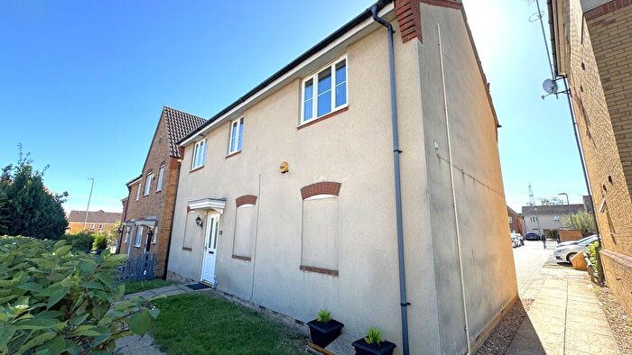 2 Bedroom Flat To Rent In Johnson Drive, Leighton Buzzard, LU7