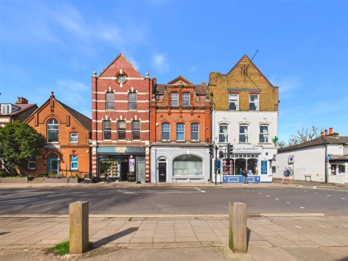 4 Bedroom Flat To Rent In The Green, Twickenham, TW2