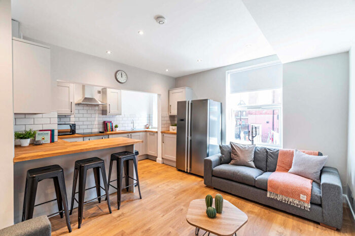 6 Bedroom House To Rent In Archery Road, Leeds, LS2