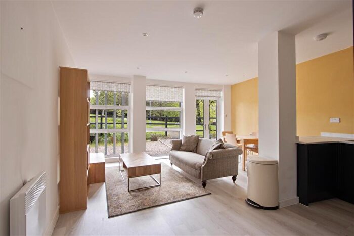 2 Bedroom Apartment For Sale In Knightsbridge Court, West Bars, Chesterfield, S40