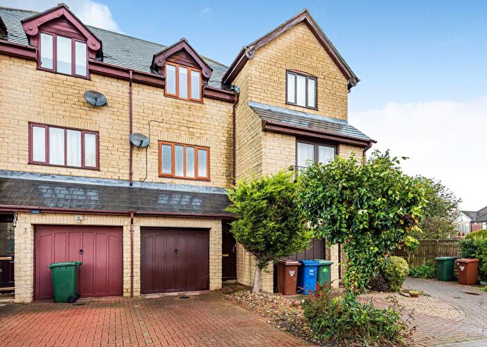 3 Bedroom Town House For Sale In Victoria Court, Bicester, OX26
