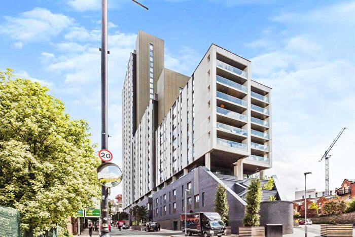 2 Bedroom Apartment To Rent In Oxygen Tower, Store Street, Piccadilly East, Manchester, M1