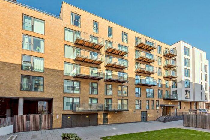 2 Bedroom Flat To Rent In Blackheath Road, London, SE10