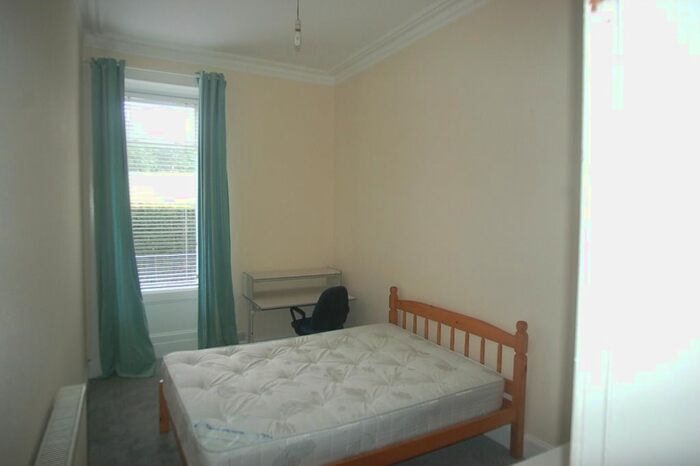 2 Bedroom Flat To Rent In Royal Park Terrace, Edinburgh, EH8