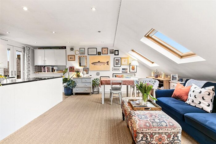 1 Bedroom Flat For Sale In Carminia Road, SW17