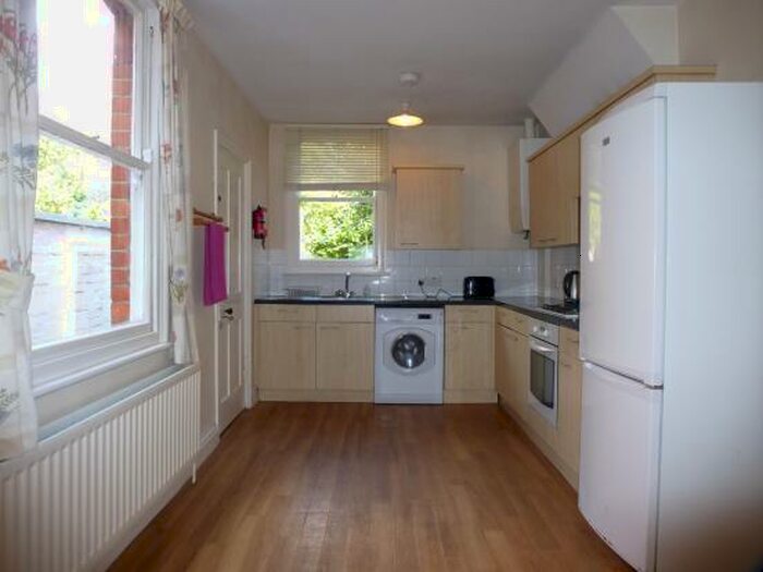 4 Bedroom Terraced House To Rent In Leslie Road, Nottingham, NG7