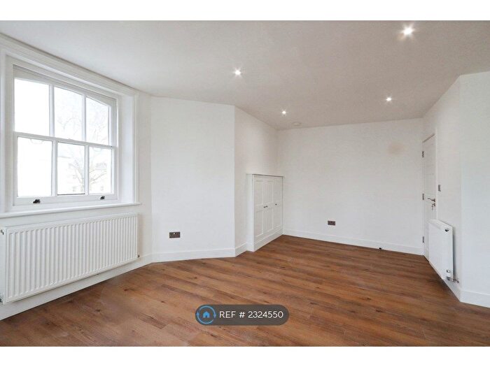3 Bedroom Flat To Rent In Cornwall Gardens, London, SW7