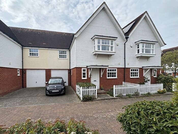 4 Bedroom Semi Detached House For Sale In Marden, Kent, TN12