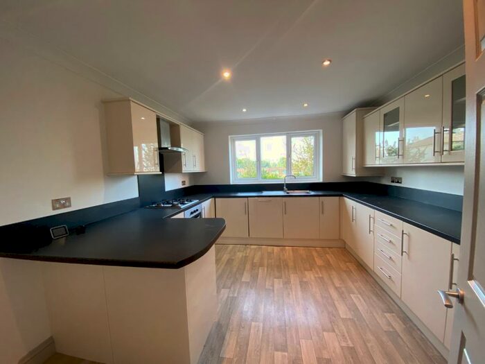 3 Bedroom Apartment To Rent In The Pines, Beechfield Gardens, Southport, Merseyside, PR8