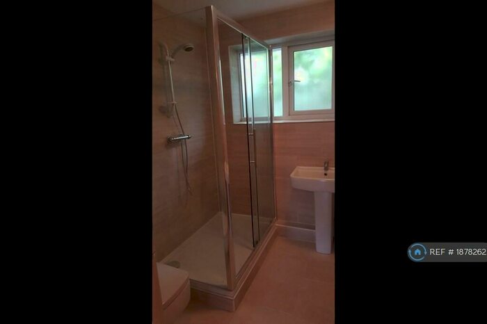 1 Bedroom Flat To Rent In Willenhall Road, London, SE18