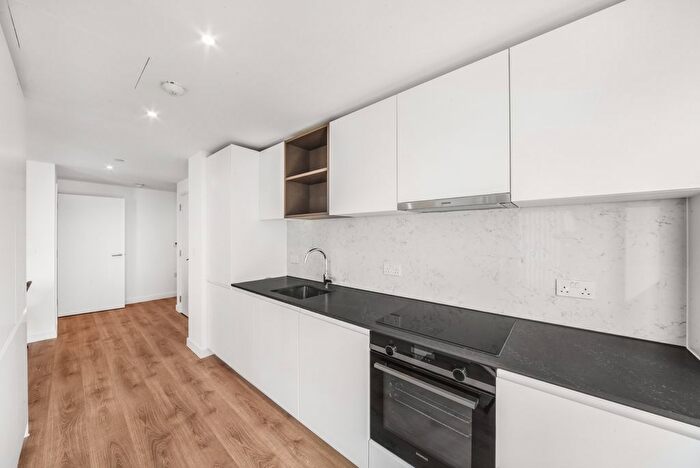 2 Bedroom Flat To Rent In One Thames Quay, Marsh Wall, E14